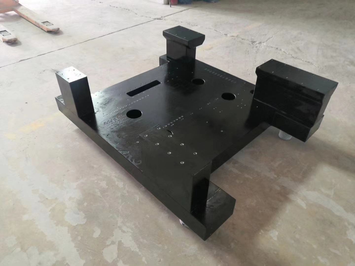 Granite Mechanical Components And Their Applications in Air Floating Tables
